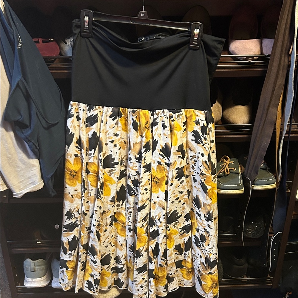 Carole Little Black and Gold Floral A-Line Skirt